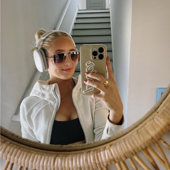 ‘laura’ Talk to the Sand Customized iPhone15 Plus Phone Case - Picture 4 of 4